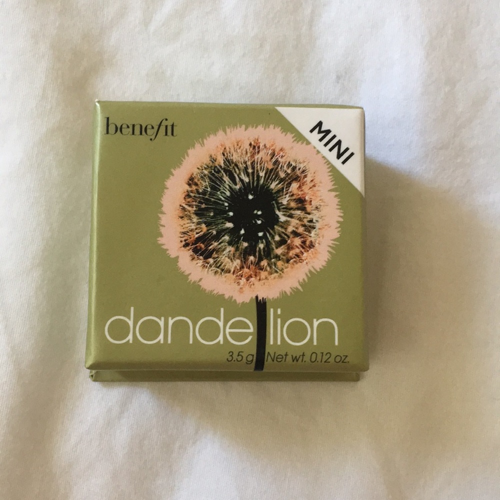 Benefit blush in Dandelion MINI. NEW.
